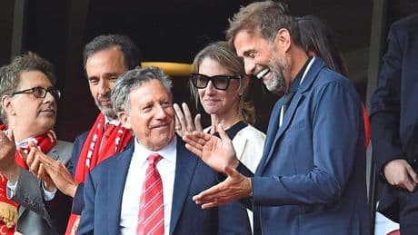 Jürgen Klopp klapt voor opvolger Arne Slot bij Liverpool: ’Wat een kerel en wat een coach’