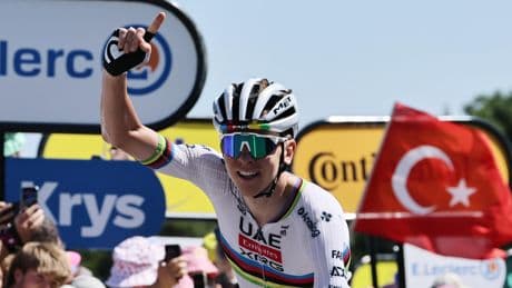 Mathieu van der Poel verliest gele trui weer aan Tadej Pogacar, Sloveen ook de beste in zevende Tour-etappe