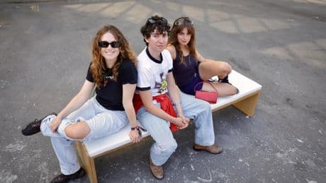Black Country New Road: “Somos tres chicos y tres chicas, está bien que cantemos nosotras”
