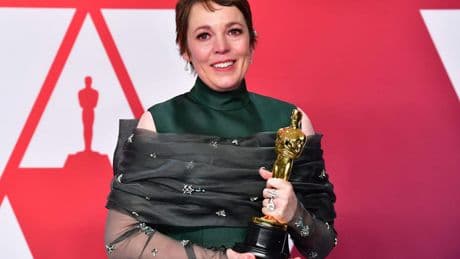 Olivia Colman (51) liet Oscar verstoffen in vochtige kast: ’Prijzen etaleren zo protserig’