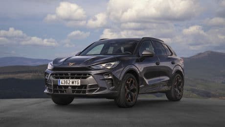 La española Cupra tira de las ventas de coches en Europa, frente al desplome de Seat o Tesla