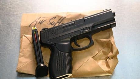 Kriminalität: Mann mit Softairwaffe leicht verletzt