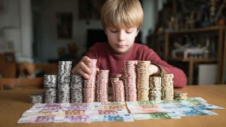 Wenn Sechsjährige für die Rente sparen – was macht der Staat dann mit dem Geld?