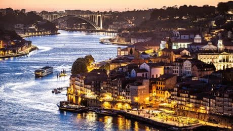 Au Portugal, cette destination adorée des touristes bannit la consommation d’alcool en pleine rue