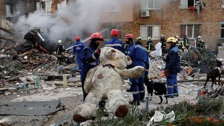 Putin greift weiter an - Acht Tote in Kiew, Kindergarten in Flammen
