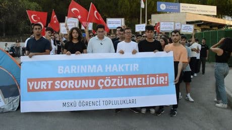 Muğla’da öğrencilerden barınma eylemi: Çatısız kalmak kabul edilemez