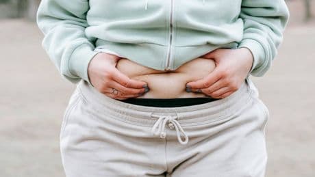 Pancia gonfia: sei consigli efficaci per ritrovare il benessere