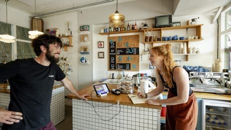Investeren in crowdfunding razend populair: gelokt door hoge rendementen, maar het is niet zonder risico