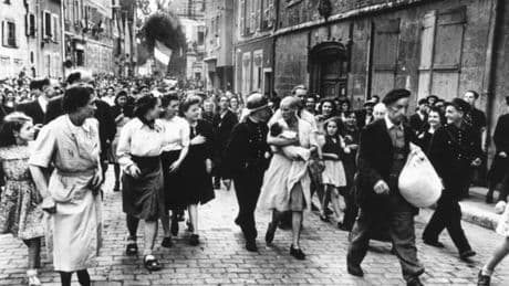 1945 : les femmes collaboratrices et le contexte de vengeance de l’épuration