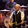 Drei Verletzte in Gelsenkirchen: Metallteil fällt bei Bruce Springsteens Konzert ins Publikum