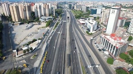 İstanbul'da bayramın ikinci günü de yollar boş kaldı