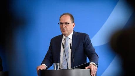 Rechtsextremismus: Dobrindt prüft Veröffentlichung von Verfassungsschutzgutachten zur AfD
