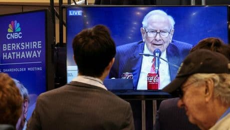 Berkshire Hathaway: Ein Kauf, ein Verkauf: Starinvestor Warren Buffett baut sein Portfolio um