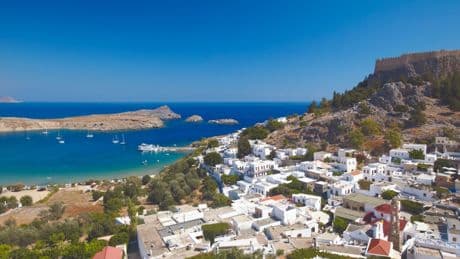 Mag 5.8 earthquake strikes Greece & Turkey leaving 1 dead & dozens injured as ‘panicked locals jumped off buildings’