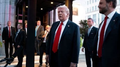 Protesters Call Out Trump as He Dines Out in Washington