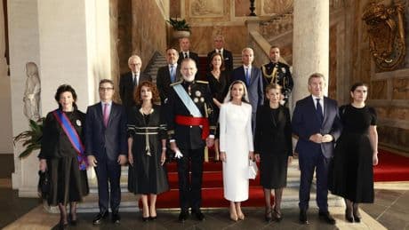Qué es el privilège du Blanc o por qué solo seis mujeres en el mundo pueden vestir de blanco ante el Papa