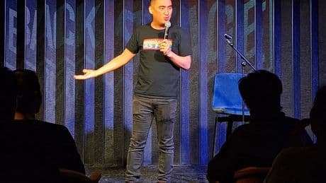 I work in advertising during the day and stand-up comedy at night. The jobs are surprisingly similar.