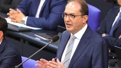 Dobrindt verurteilt Drohungen gegen Richter – und verteidigt Zurückweisungen