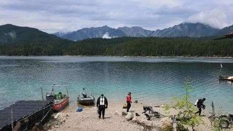 Nach Tretboot-Unglück: Vater und Sohn tot aus Eibsee geborgen