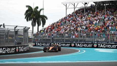 Norris gana la Sprint de Miami en una caótica carrera en agua con la ayuda del coche de seguridad