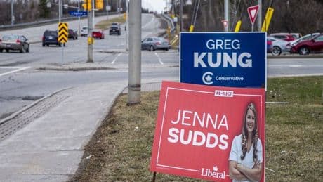 By knocking on 22,000 doors, this Conservative paramedic is trying to turn an Ottawa suburb blue