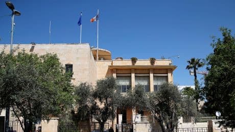 Israël menace la France d’imposer la fermeture de son consulat général à Jérusalem