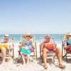 Pourquoi les romans légers triomphent sur le sable et nous réconcilient avec la lecture ?