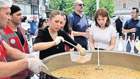 Manisa merhum başkanını unutmadı