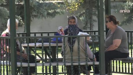Parklar emeklilerin tek ‘tatil’ alanı oldu: “15-16 bin lira maaş 16 gün yetiyor”