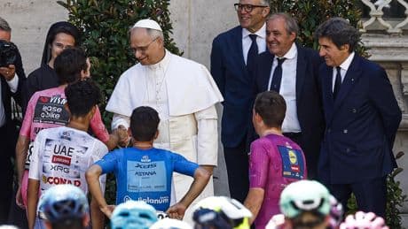 Cyclisme : Léon XIV a béni les coureurs du Tour d’Italie, de passage au Vatican