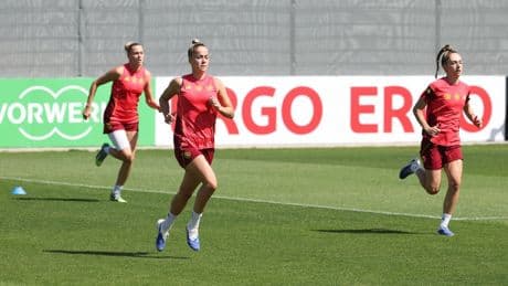 Vorbereitung auf die Schweiz: DFB-Frauen vor EM: "Das Ziel Titel zählt"