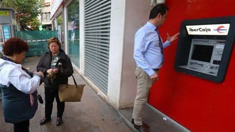 Multa de 70.000 euros a un banco por exponer la dirección de un cliente al realizar una transferencia