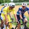 Uren naast elkaar op de fiets, waar heb je het dan over? ‘Soms is het net een voetbalkantine’