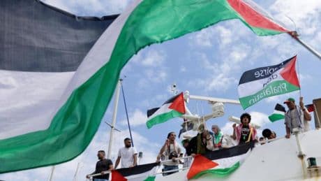 Barcelona despide a la flotilla que intentará romper el bloqueo de Gaza