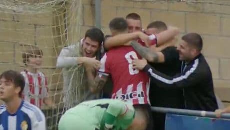 Sancet celebró con su cuadrilla el primer gol de la pretemporada del Athletic