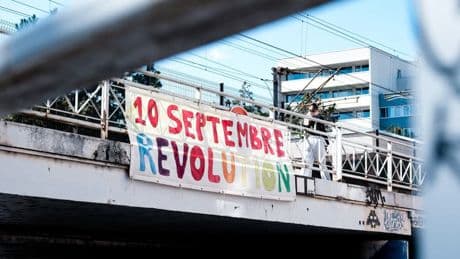 Trois raffineries Totalenergies, un centre Amazon, une usine Renault... Qui a prévu de faire grève ce 10 septembre dans le cadre du mouvement "Bloquons tout"?