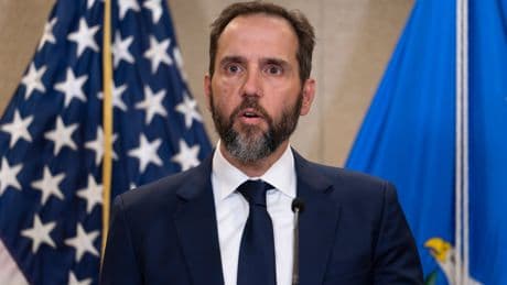 El fiscal que imputó a Trump, bajo investigación federal en Estados Unidos