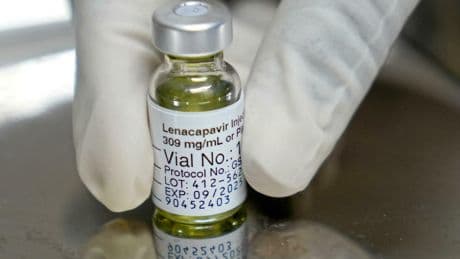 Ce que change l’approbation par l’Europe du traitement contre le VIH lénacapavir