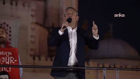 Binlerce yurttaş İmamoğlu için Esenler’de! Özgür Özel kürsüde!