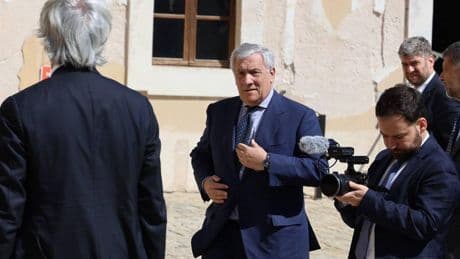 Tajani: "A Gaza cose inaccettabili, ma non è genocidio. Troppo presto per uno Stato palestinese"
