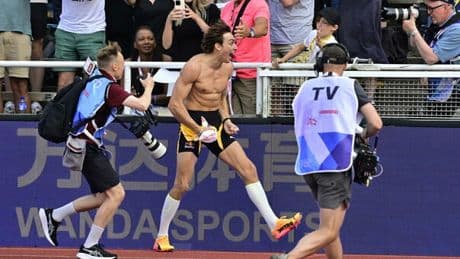 Duplantis, nuovo record del mondo: salta 6.28m in Diamond League, è il 12esimo primato consecutivo