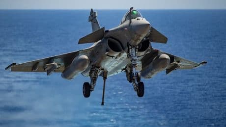 L'Inde confirme sa commande de 26 avions Rafale marine à la France