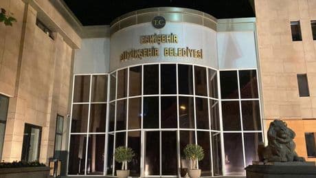 Eskişehir'de belediye binasında yangın paniği