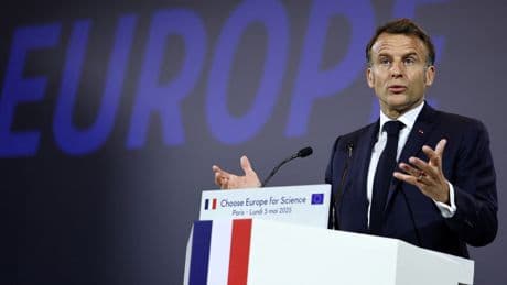 Macron dénonce la politique scientifique de Trump, un «diktat» interdisant de «chercher ceci ou cela»