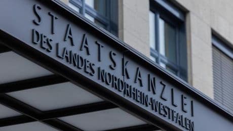 Bericht beantragt: SPD will Wüsts Wünsche bei Staatskanzlei-Sanierung wissen
