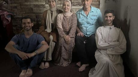 La familia Hammad vuela hacia España tras escapar de Gaza: «Hemos vuelto a nacer»
