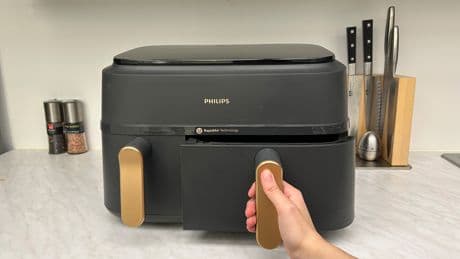 Heißluftfritteuse macht die ganze Familie satt: Philips Airfryer 3000 Dual Basket im Test