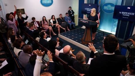 Liveblog USA unter Trump: Reuters und Bloomberg verlieren Dauerzugang zu Pressekonferenzen