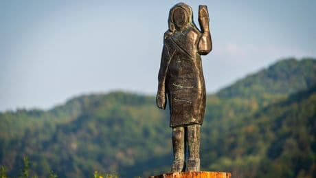 Une statue en bronze de Melania Trump disparaît en Slovénie