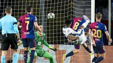 Otro combate con golpes duros y reacción de carácter del Barça